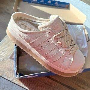 Adidas Women's Beige Sneakers